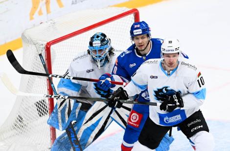 Хоккеисты минского «Динамо» на выезде проиграли СКА (3:4)